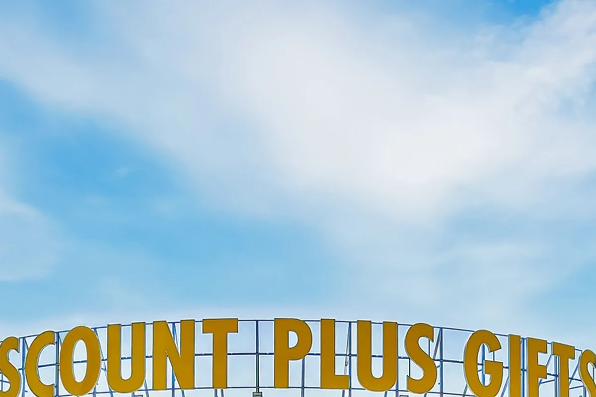 Discount Plus Gifts signage